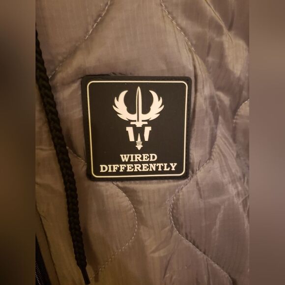 Mens Wired Differently Puffer Coat - Picture 2 of 4